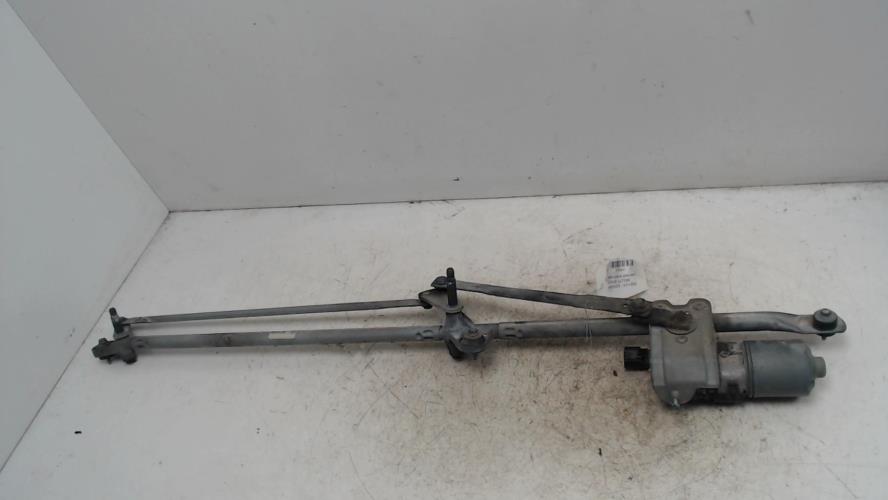Moteur essuie glace avant -...