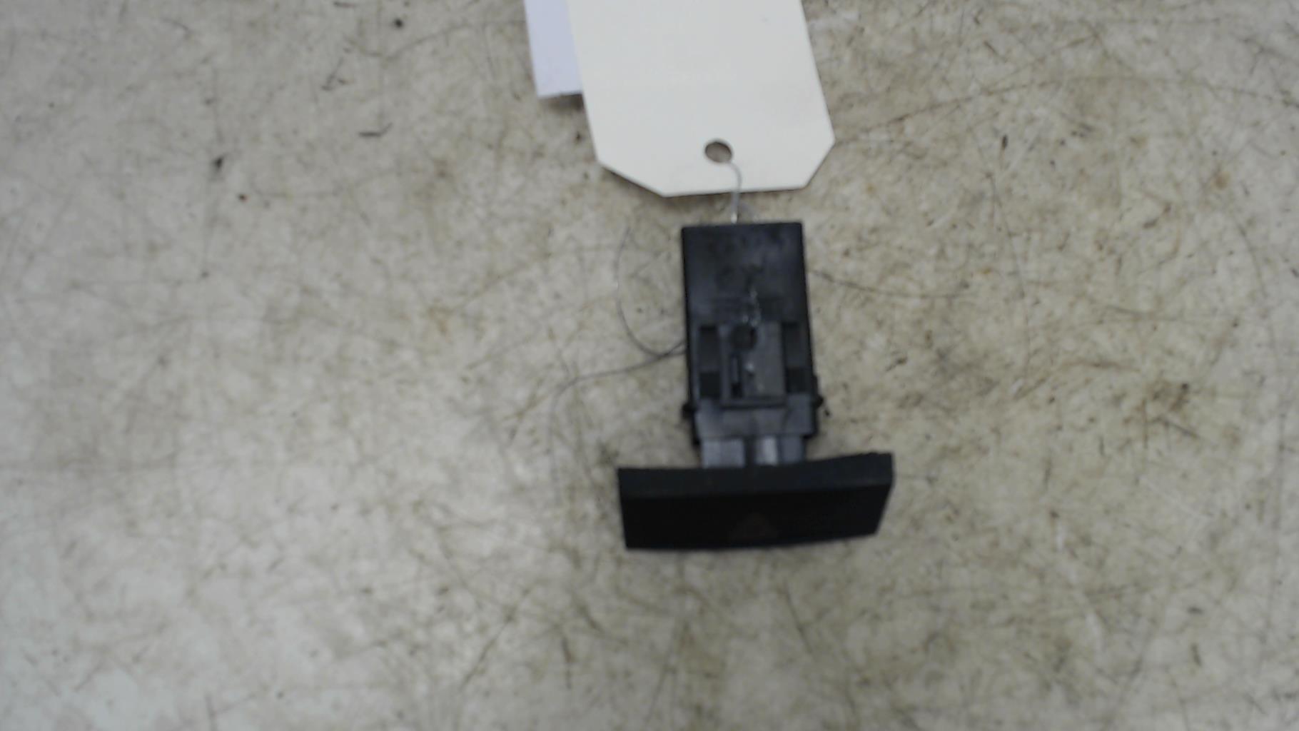 Bouton de warning RENAULT AVANTIME Diesel - 1