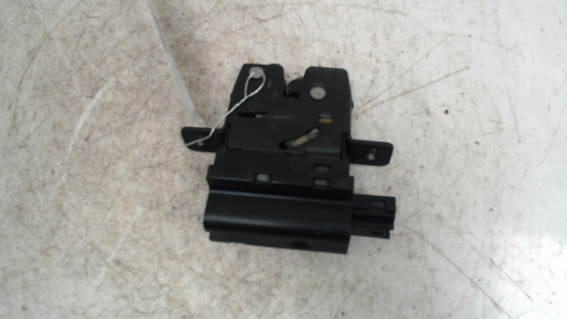 Serrure de coffre RENAULT AVANTIME Diesel - 1