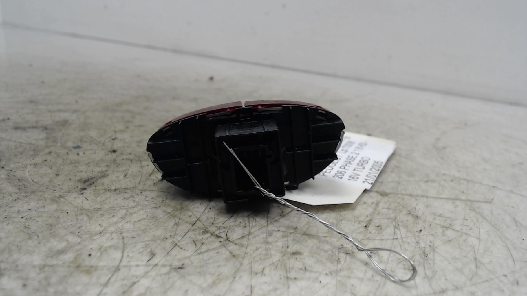 Bouton de warning PEUGEOT 206 PHASE 2 Diesel - 1