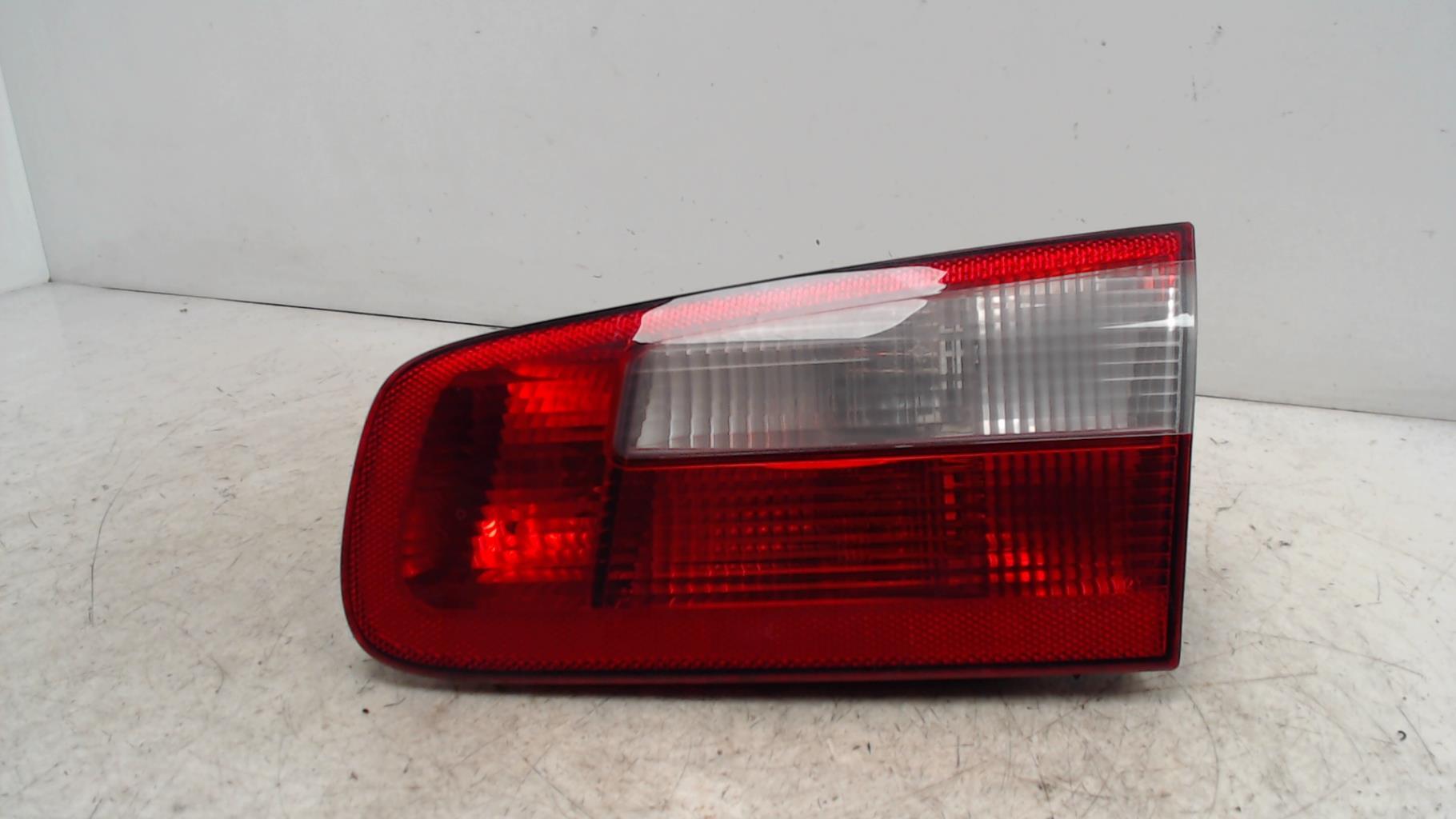 Feu arriere secondaire droit (feux) RENAULT LAGUNA 2 PHASE 1 Diesel - 1