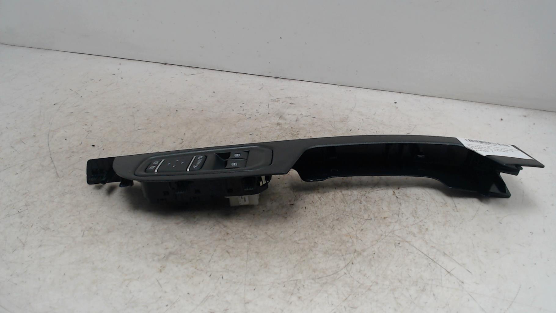 Interrupteur de leve vitre avant gauche RENAULT TRAFIC 3 LONG PHASE 2  - 1