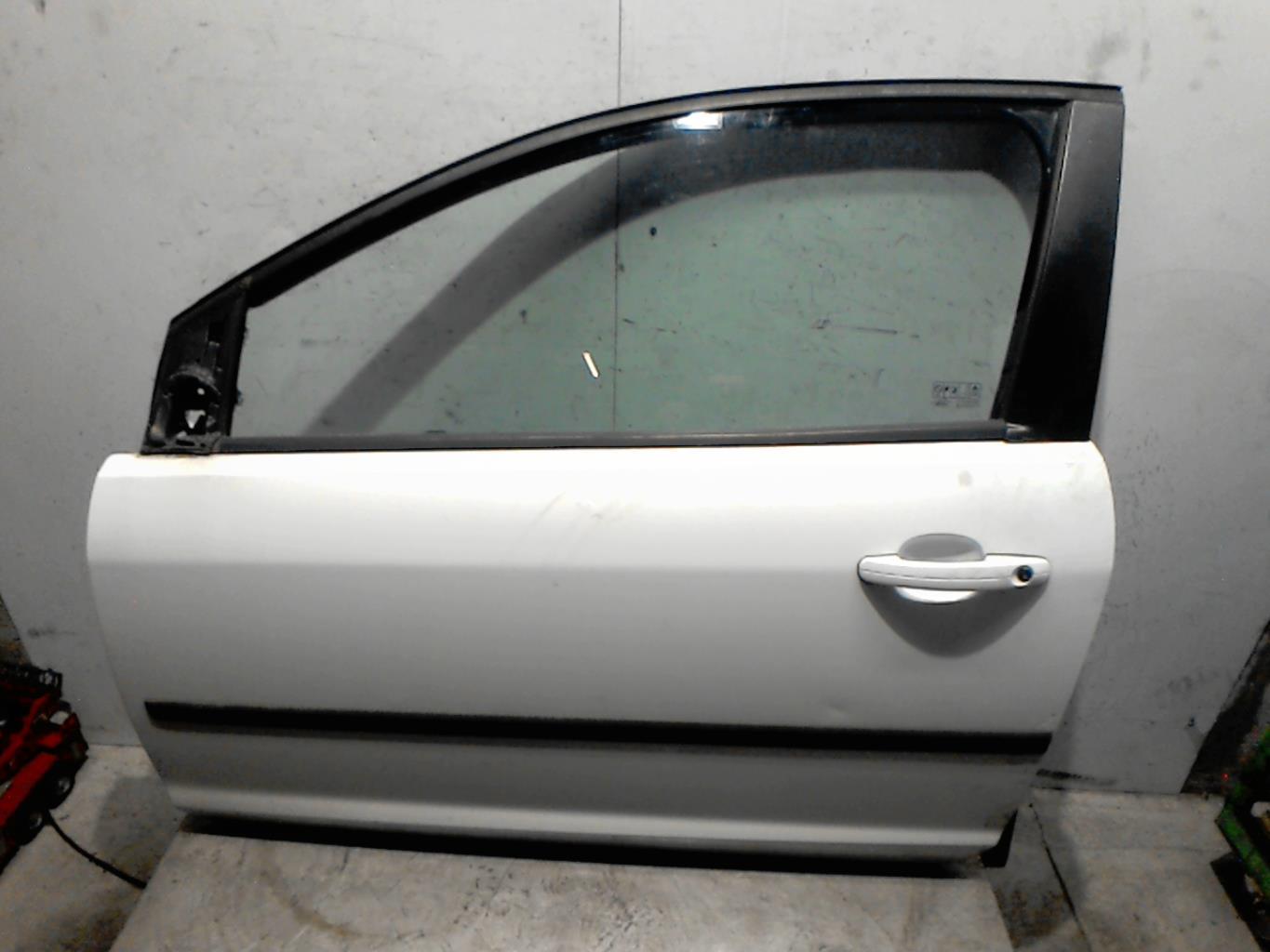 Porte avant gauche FORD FOCUS 2 PHASE 1 Diesel - 1