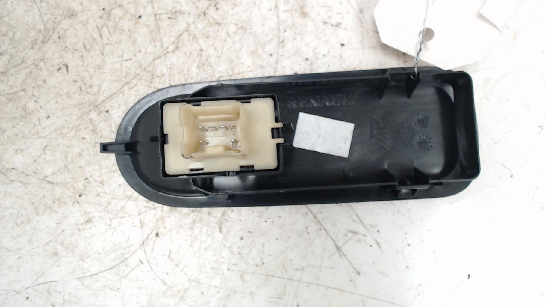 Interrupteur de leve vitre avant droit DACIA DUSTER 1 PHASE 2 Diesel - 1