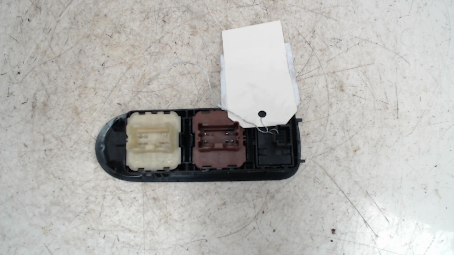 Interrupteur de leve vitre avant gauche DACIA DUSTER 1 PHASE 2 Diesel - 1