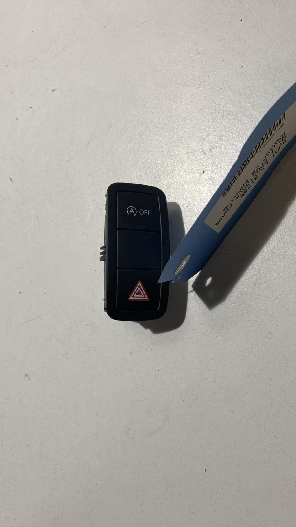 Bouton de warning AUDI A1 1 SPORTBACK PHASE 1 Diesel - 1
