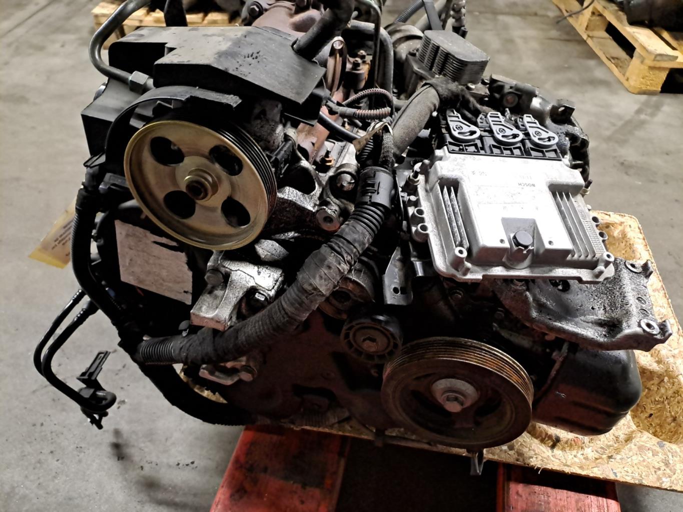 Moteur PEUGEOT 206 PHASE 2 Diesel - 1
