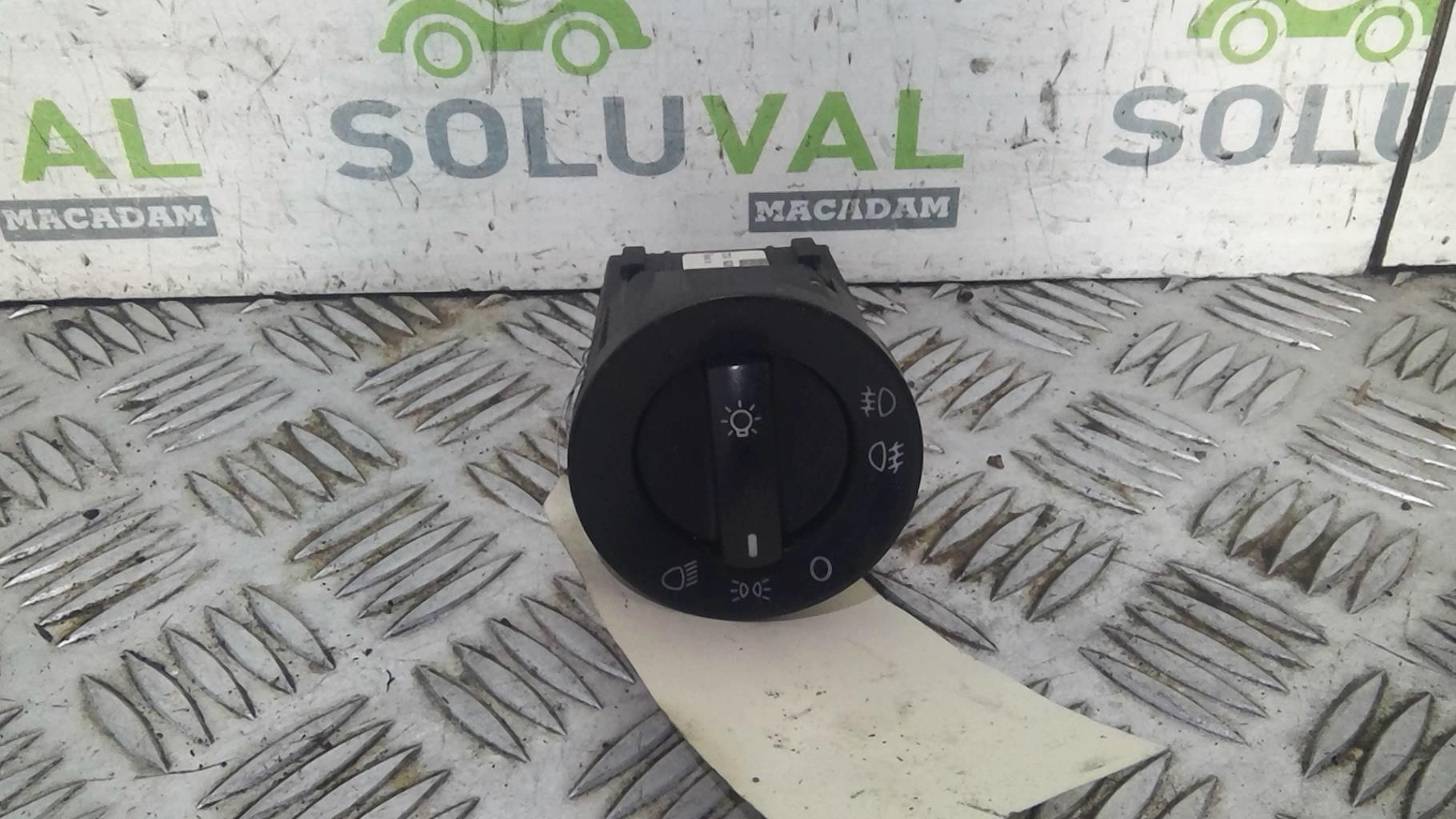 Commodo phare VOLKSWAGEN POLO 4 PHASE 1 Essence - 1