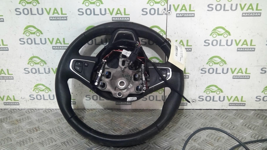 Volant RENAULT CLIO 4 PHASE 2 Essence - 1