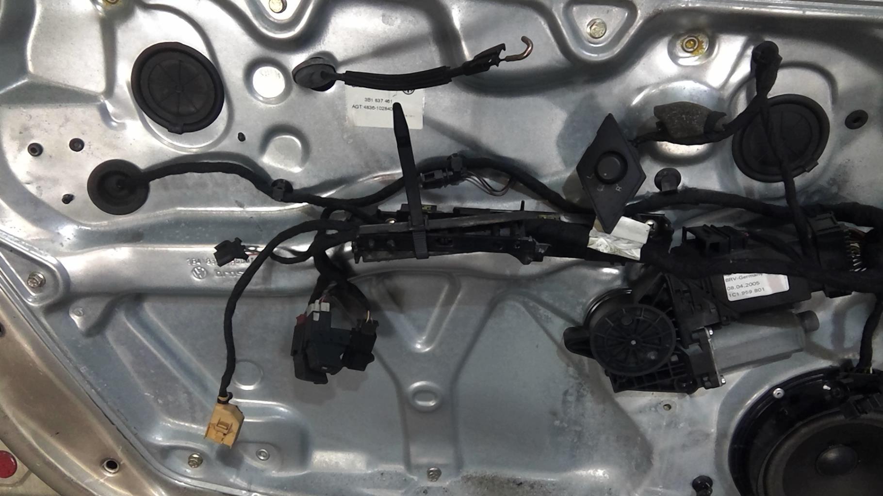 Portiera anteriore sinistra SKODA SUPERB 1 Diésel - 1