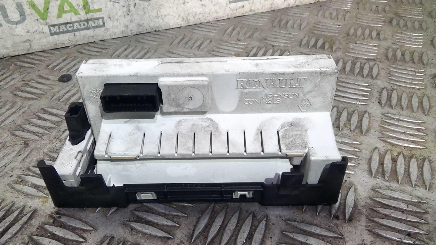 Horloge RENAULT KANGOO 2 PHASE 1 Diesel - 1