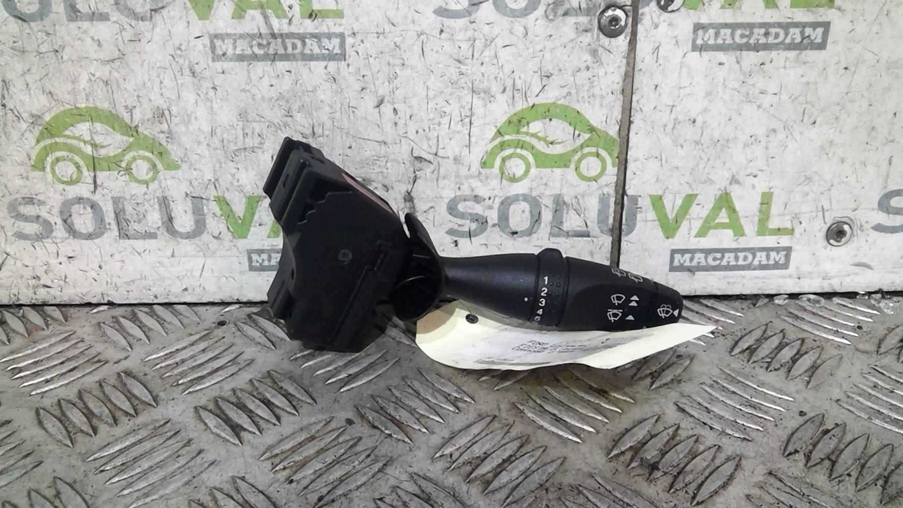 Devio tergicristalli FORD FIESTA 5 PHASE 2 Gasolina - 1