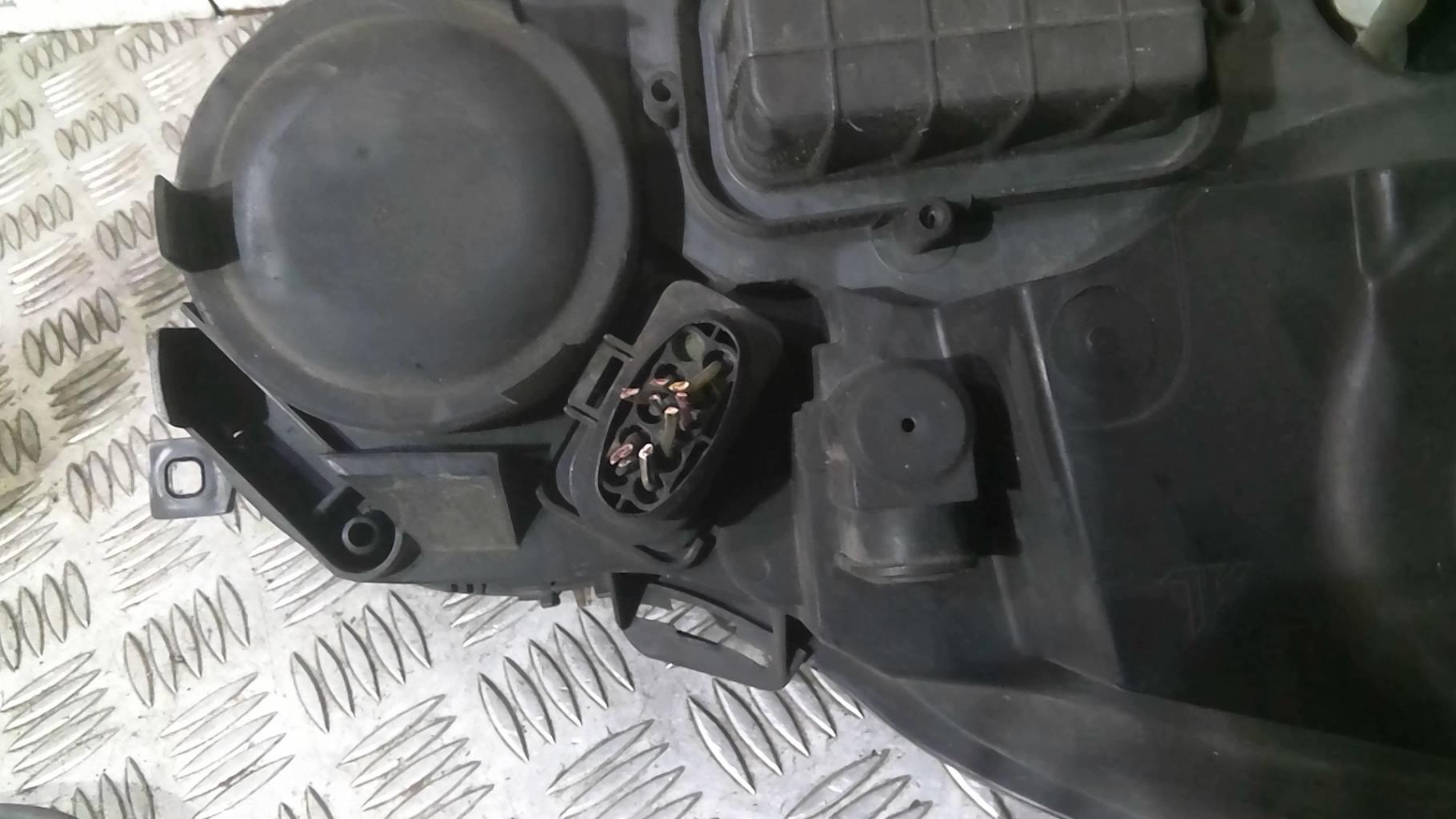Gruppo ottico anteriore principale sinistro (luci)(faro) VOLKSWAGEN POLO 4 PHASE 1 Diésel - 1
