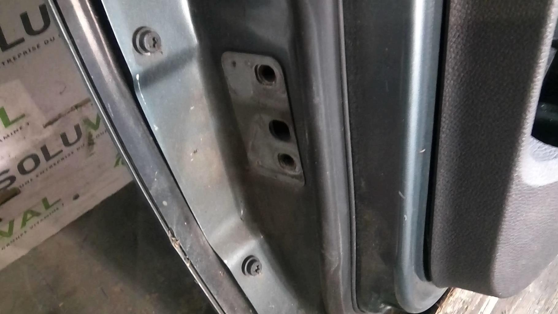 Portiera posteriore destra VOLKSWAGEN JETTA 3  - 1