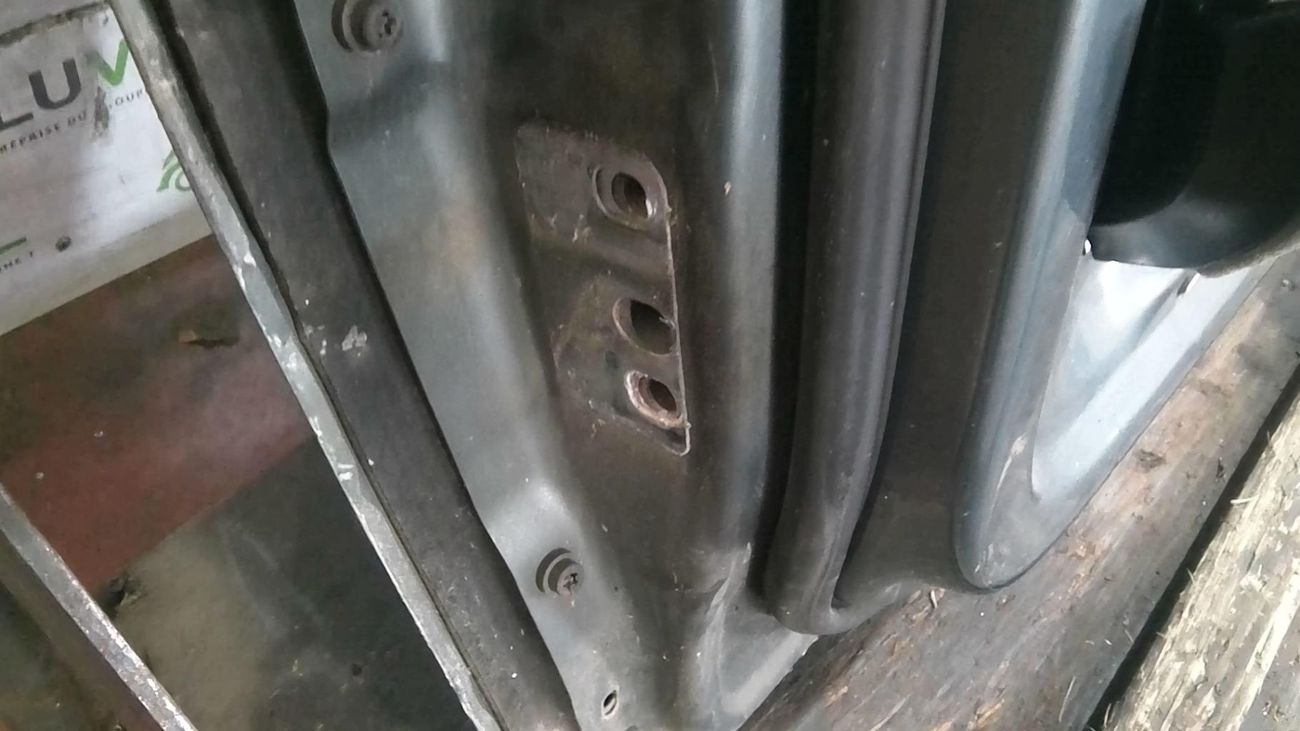 Portiera anteriore destra VOLKSWAGEN JETTA 3  - 1