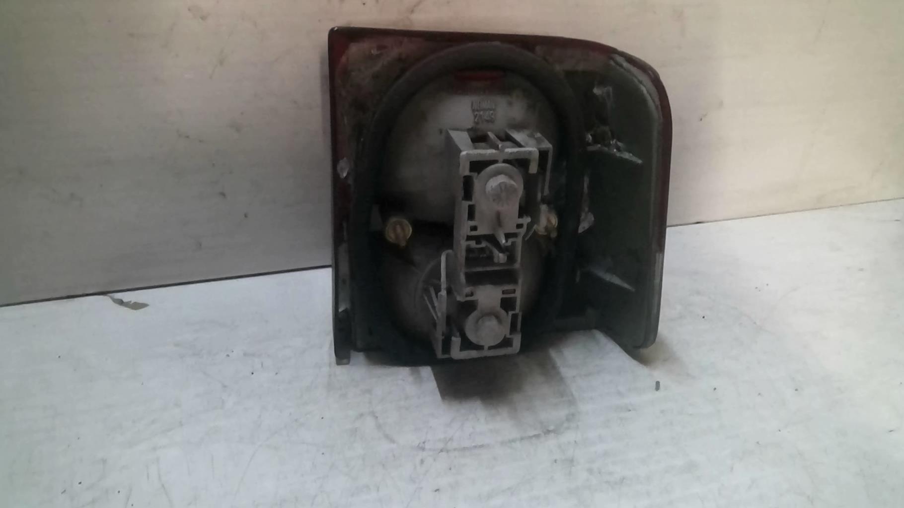 Fanale posteriore principale sinistro (luci) PEUGEOT 405 PHASE 1 BREAK Diésel - 1