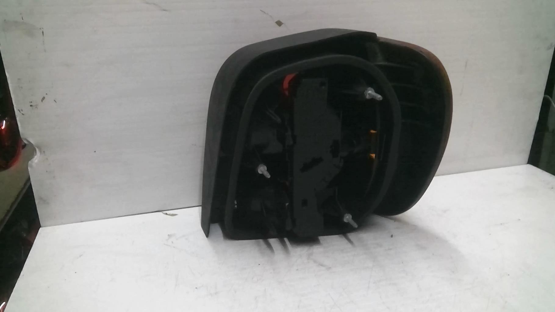Fanale posteriore principale sinistro (luci) VOLKSWAGEN POLO 3 PHASE 1 Diésel - 1