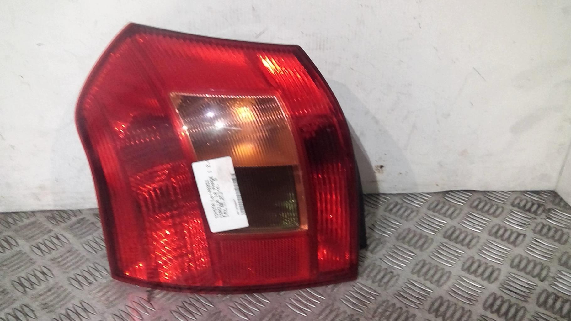 Fanale posteriore principale sinistro (luci) TOYOTA COROLLA 10 PHASE 1 Diésel - 1