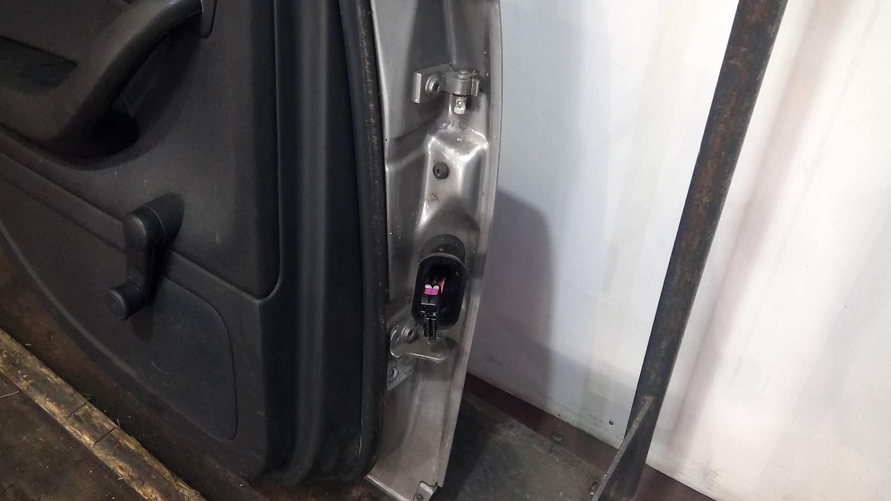 Puerta trasera izquierda AUDI A4 2 AVANT PHASE 1 BREAK  - 1