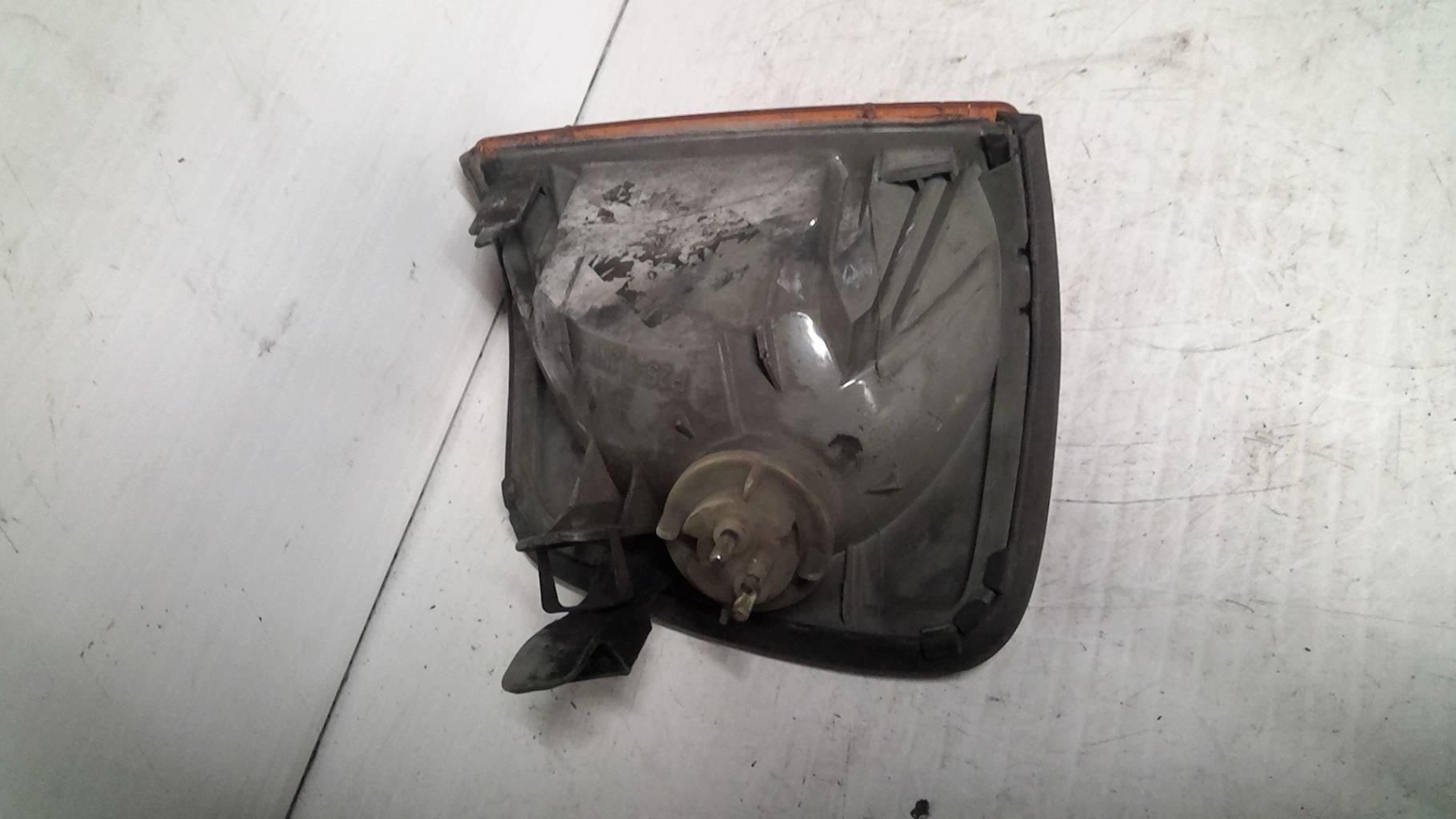 Gruppo ottico anteriore secondario destro (luci)(freccia) MERCEDES 250 W124 PHASE 1 Diésel - 1