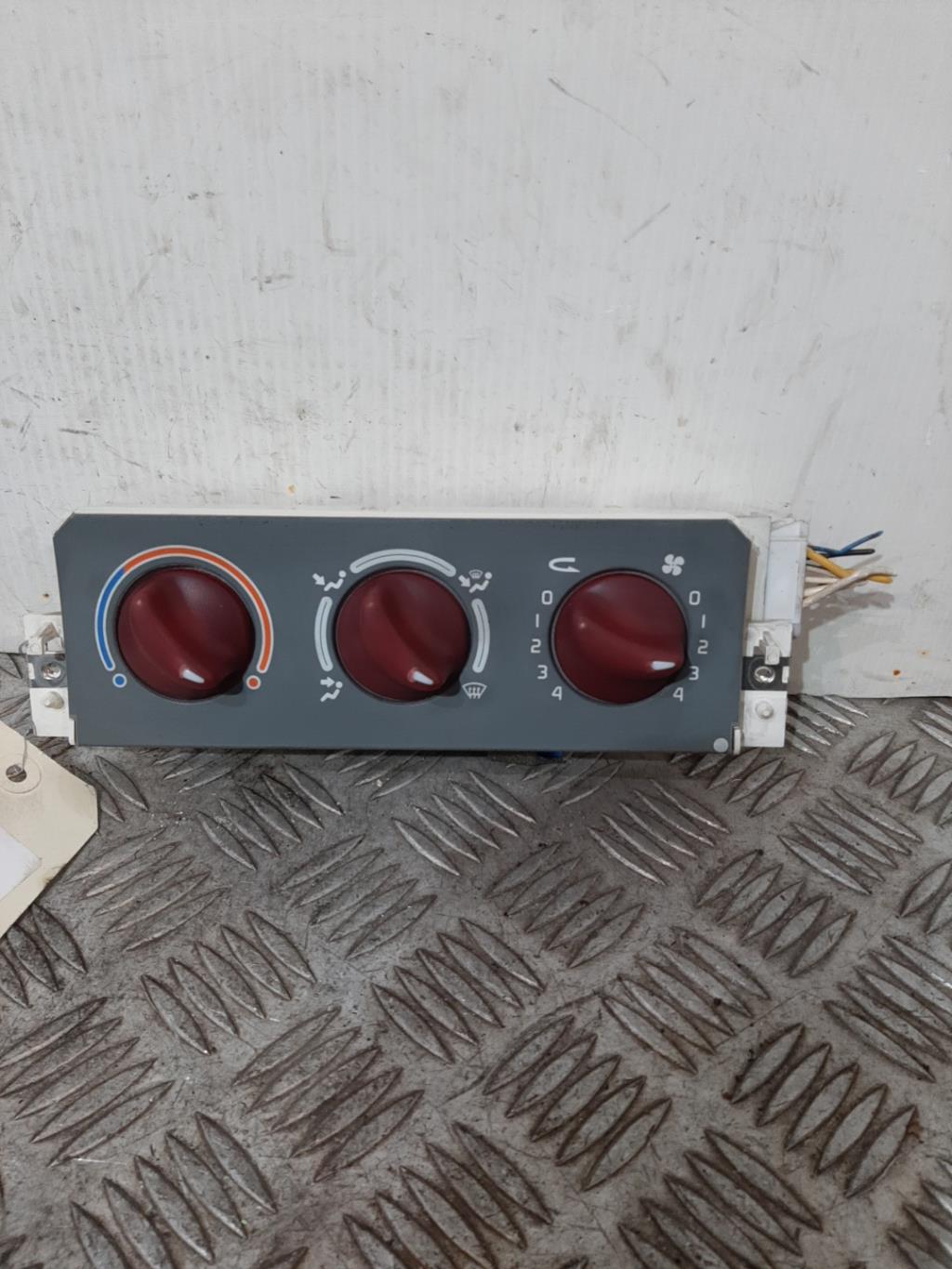 Commande chauffage RENAULT TWINGO 1 PHASE 3 Essence - 1