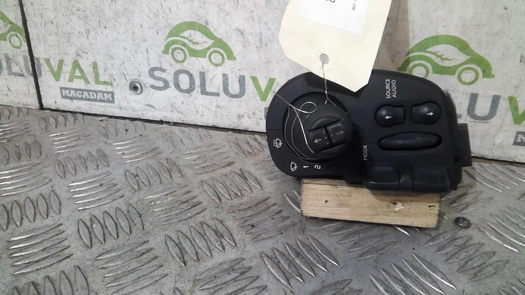 Commodo d'essuie glaces RENAULT CLIO 3 PHASE 1 Diesel - 1