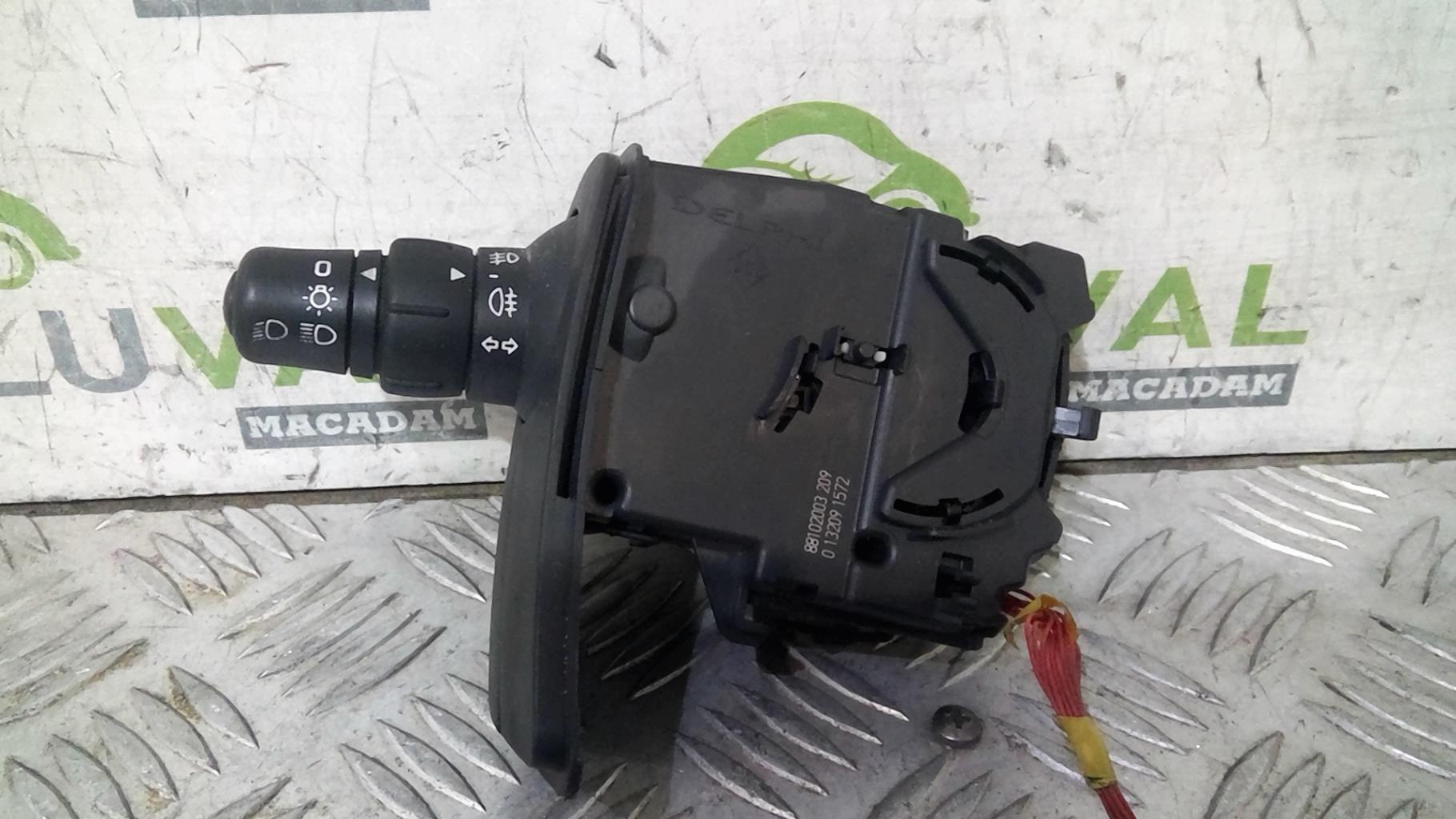 Commodo phare RENAULT CLIO 3 PHASE 2 BREAK Diesel - 1