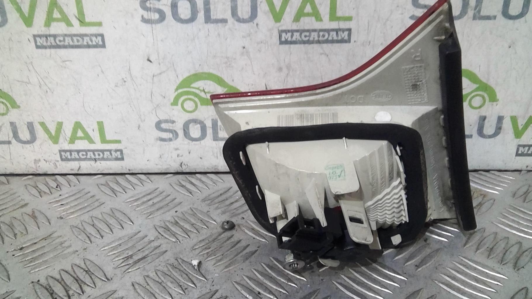 Feu arriere secondaire droit (feux) AUDI A4 2 PHASE 2 Diesel - 1
