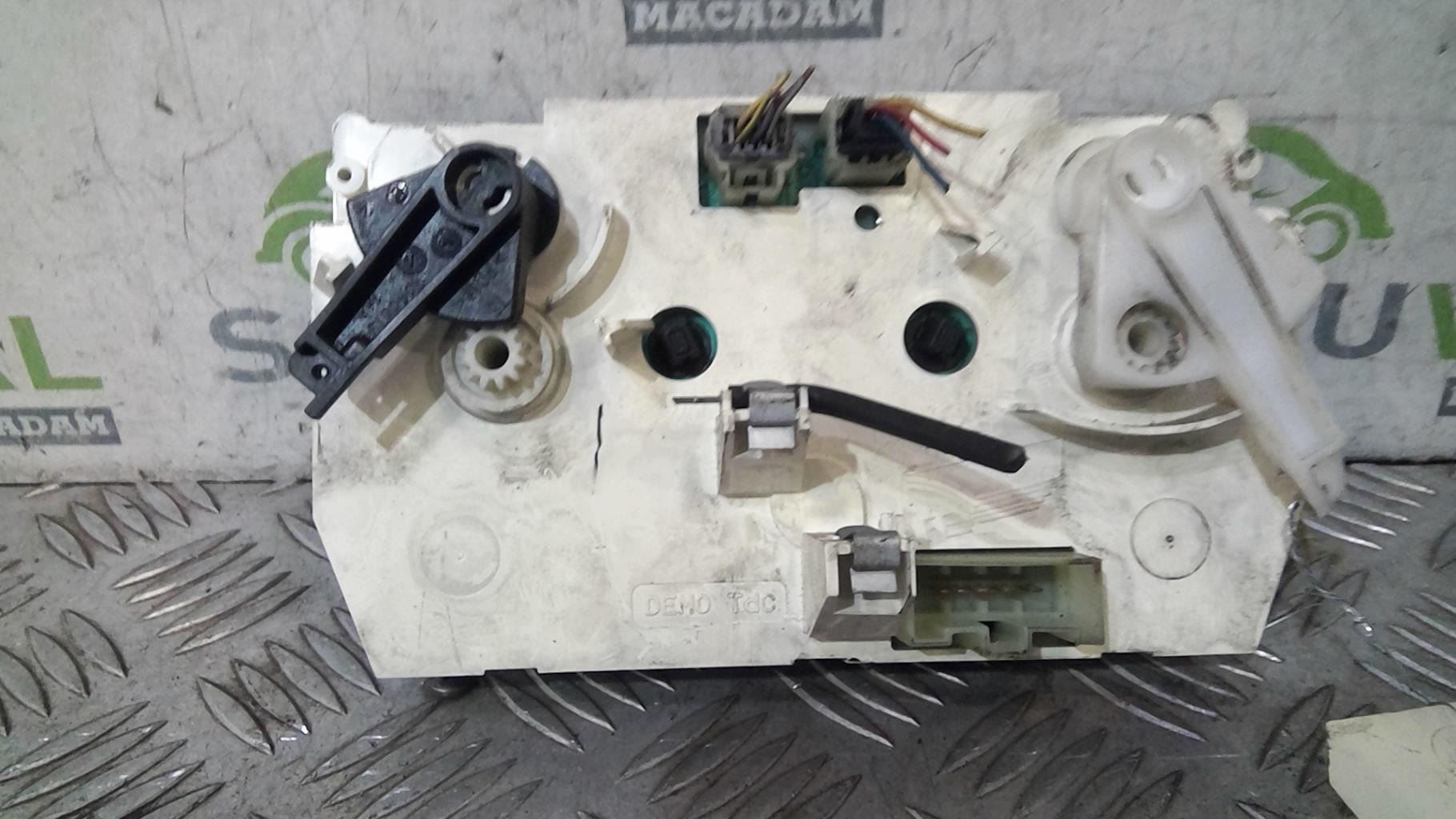 Commande chauffage PEUGEOT 307 PHASE 1 BREAK Essence - 1