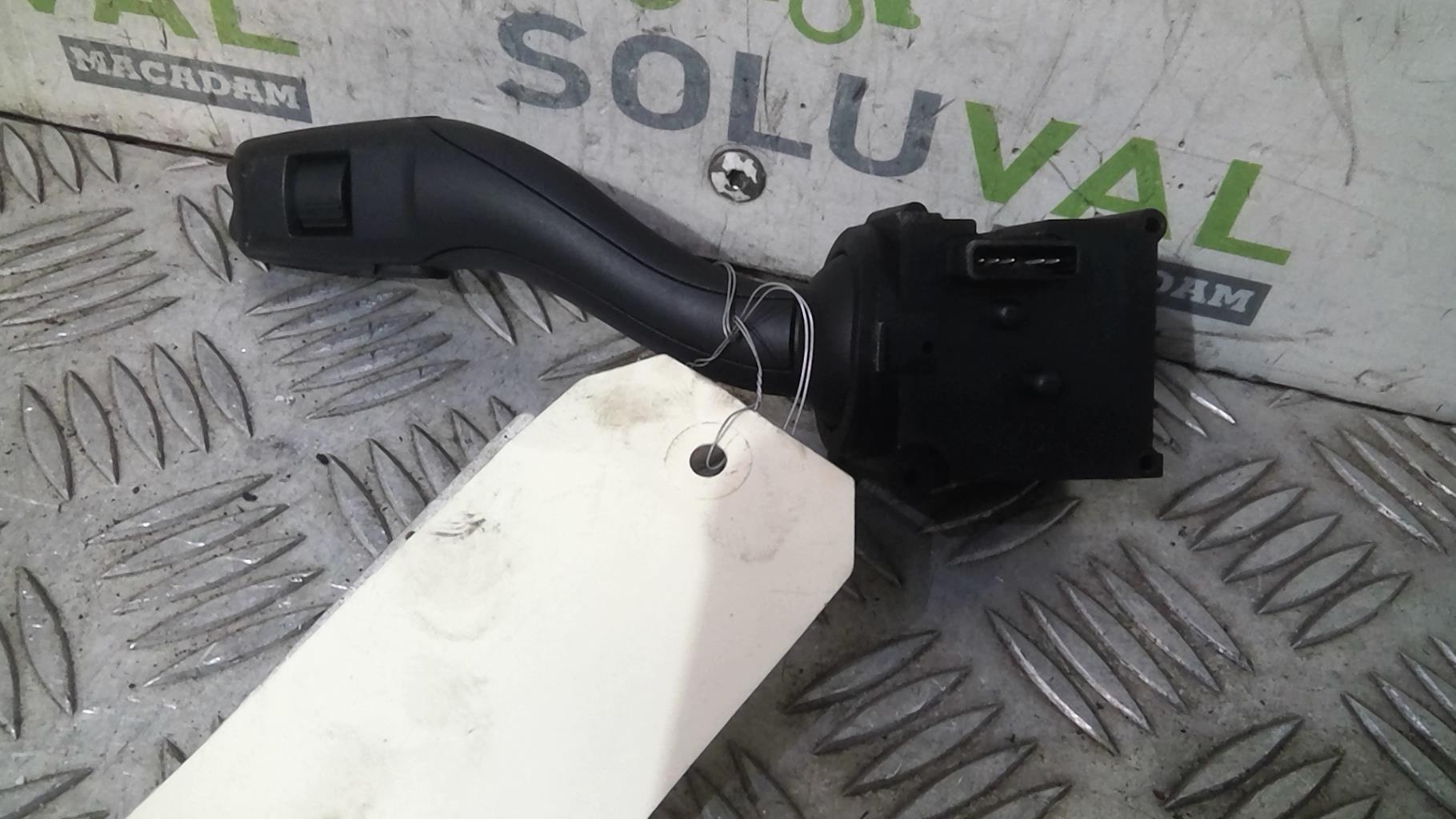 Commodo d'essuie glaces AUDI A4 2 AVANT PHASE 2 BREAK Diesel - 1