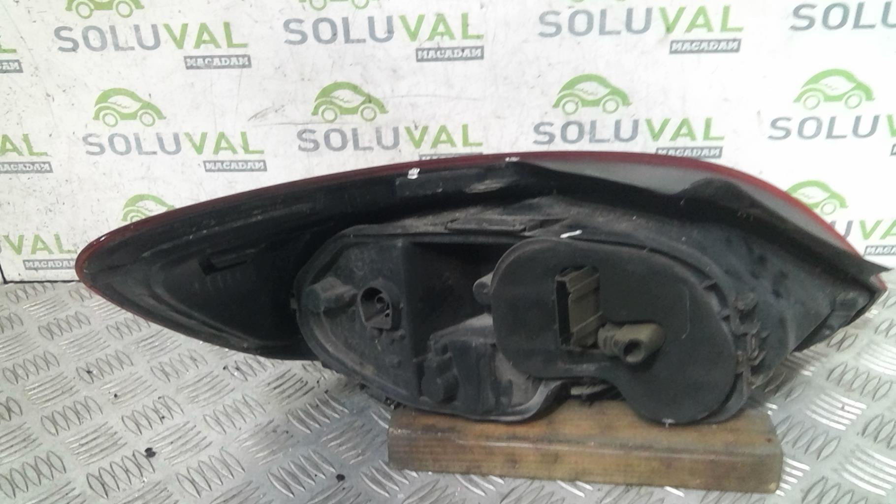 Fanale posteriore principale destro (luci) VOLKSWAGEN SCIROCCO 3 PHASE 1 COUPE Gasolina - 1