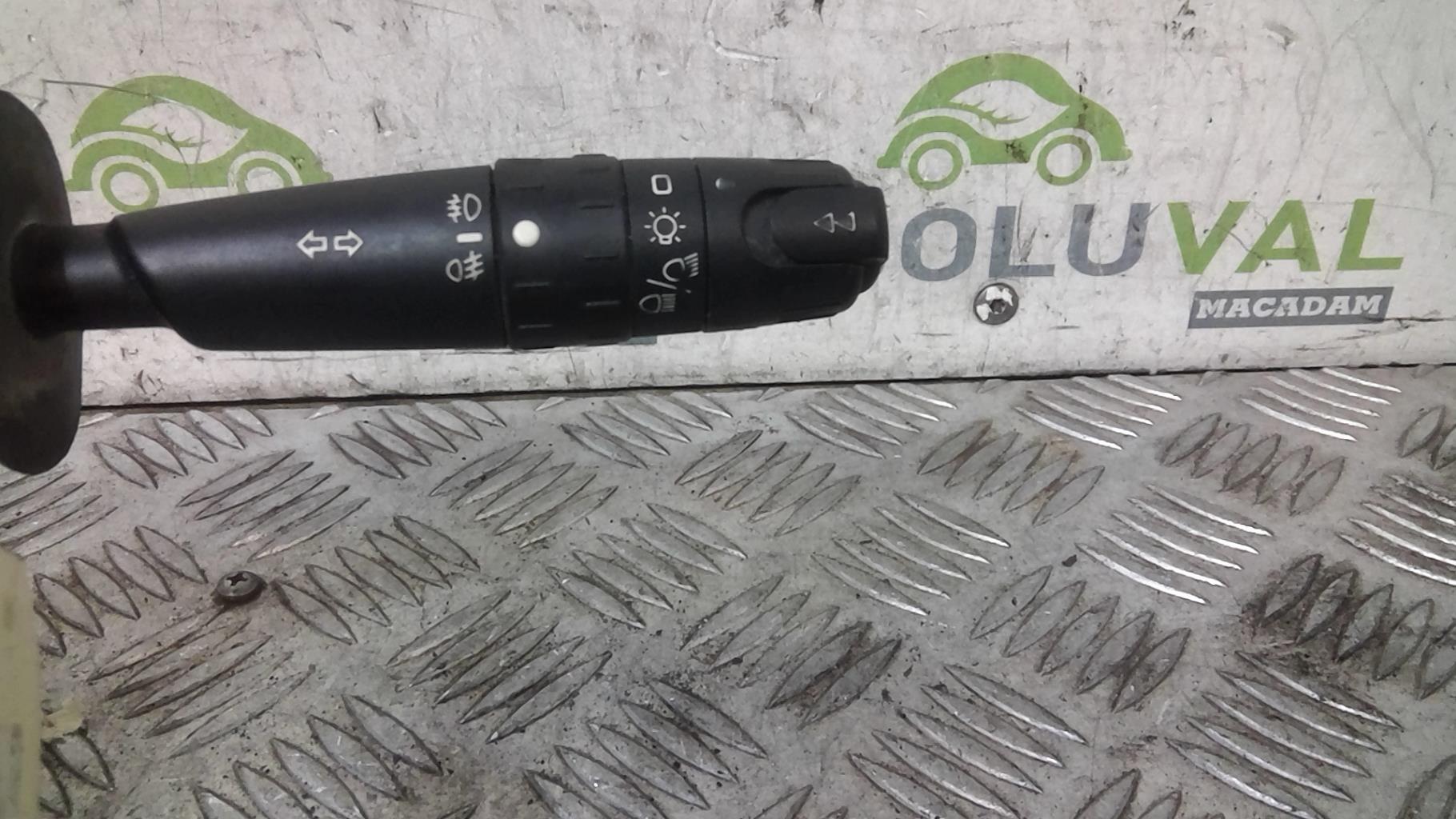 Commodo phare PEUGEOT 607 PHASE 1 Essence - 1
