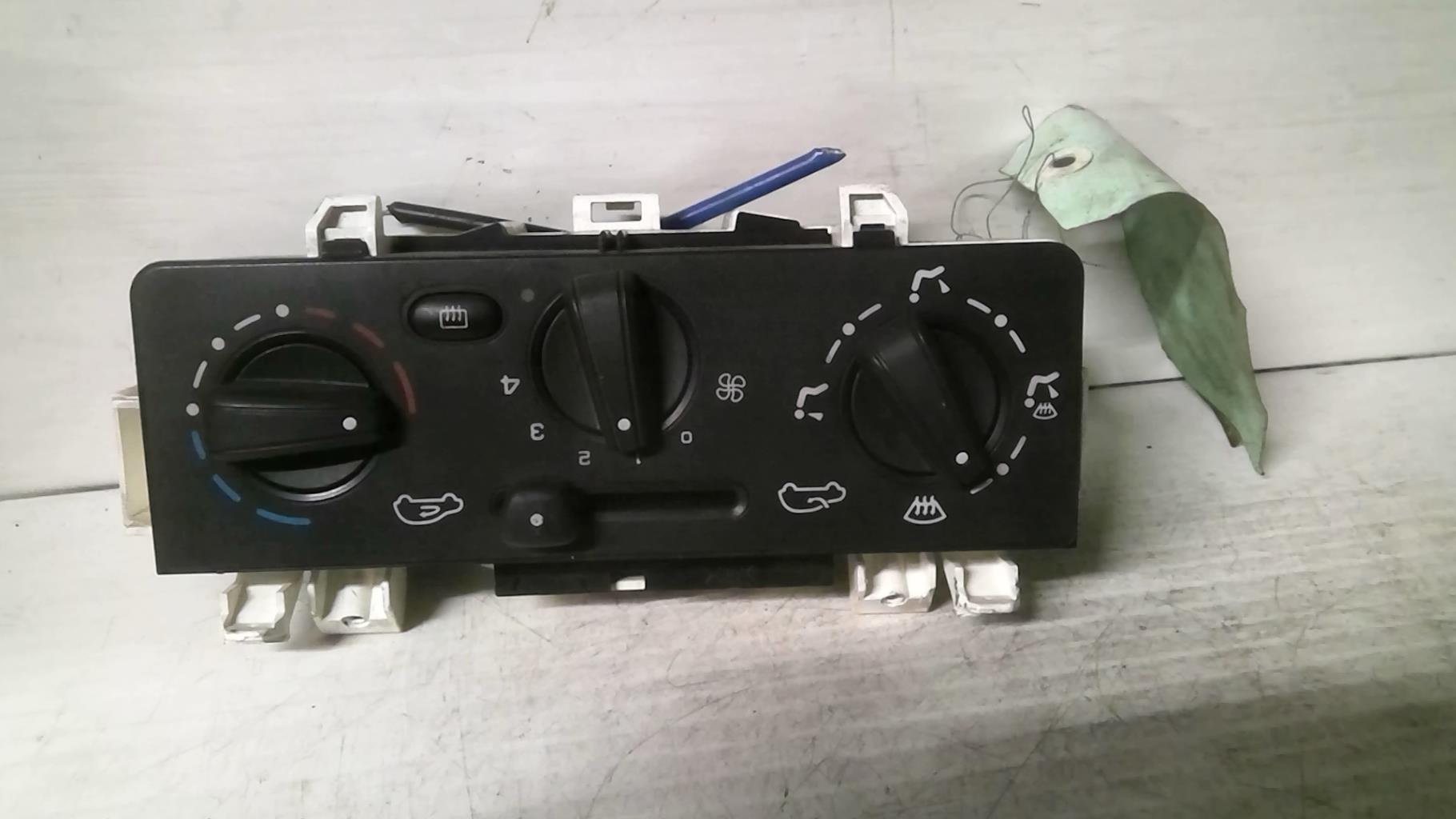 Commande chauffage CITROEN C3 1 PHASE 1 Essence - 1