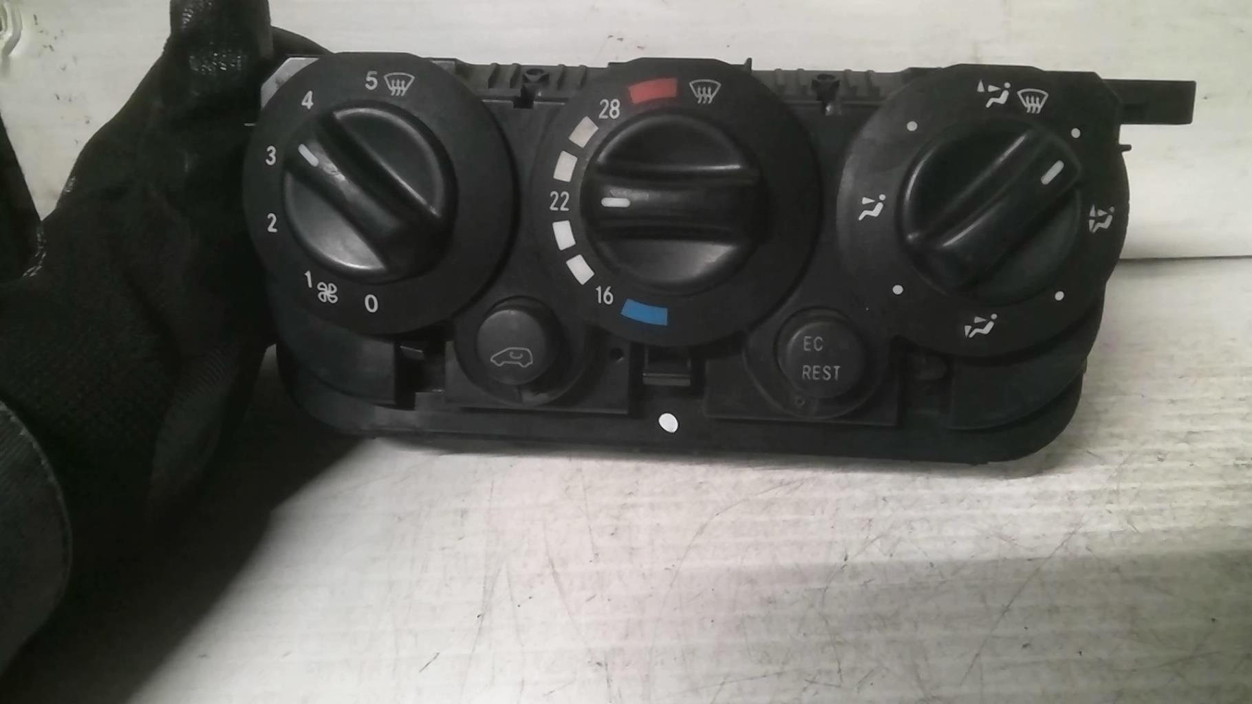 Commande chauffage MERCEDES VANEO 414 Diesel - 1
