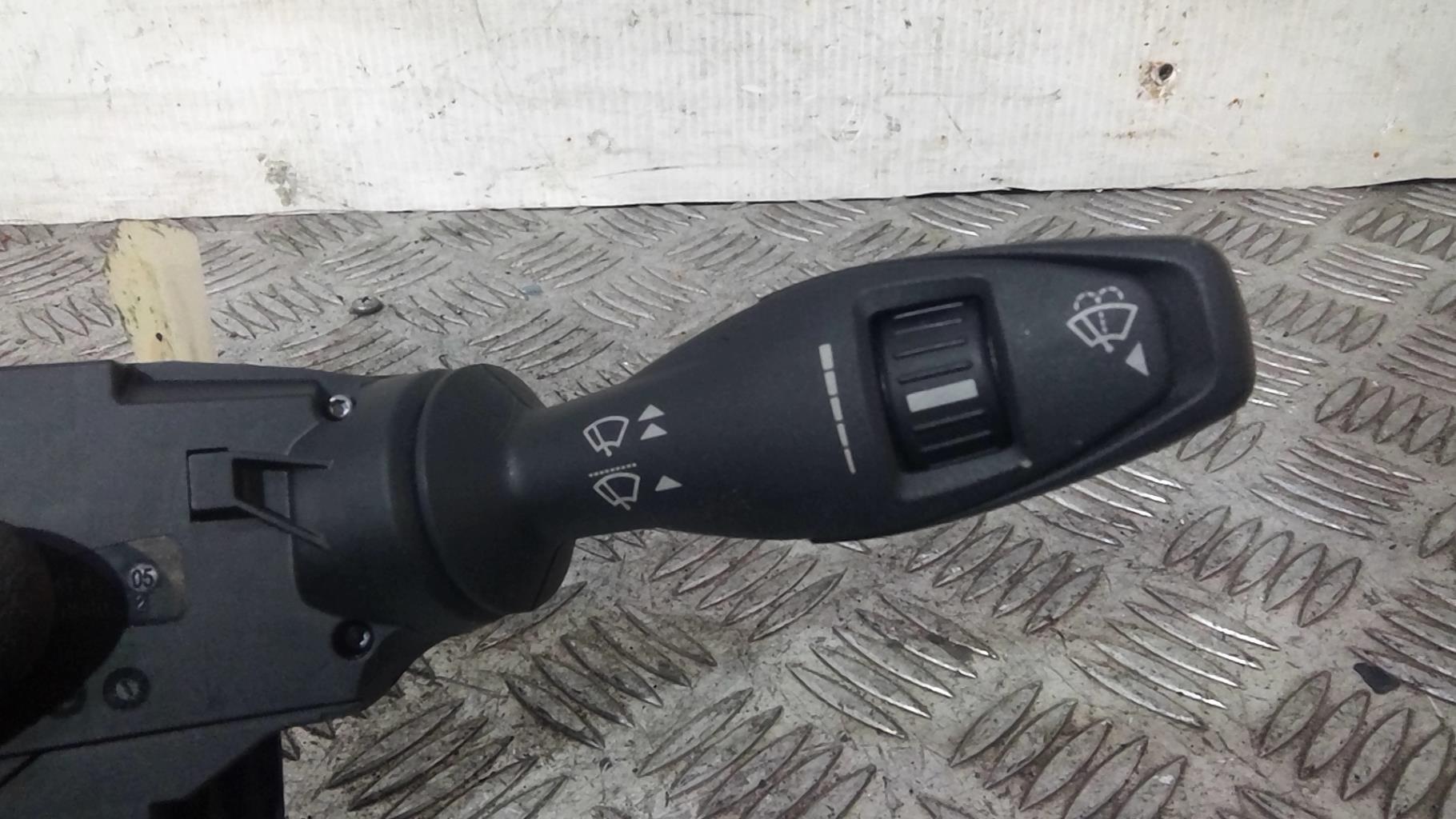 Devio tergicristalli FORD FIESTA 6 PHASE 1 Gasolina - 1