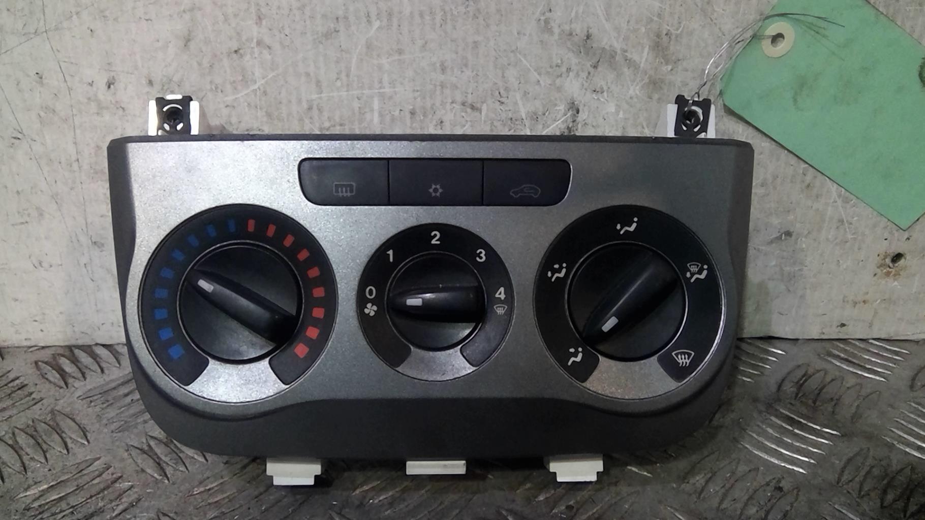Commande chauffage FIAT GRANDE PUNTO Essence - 1