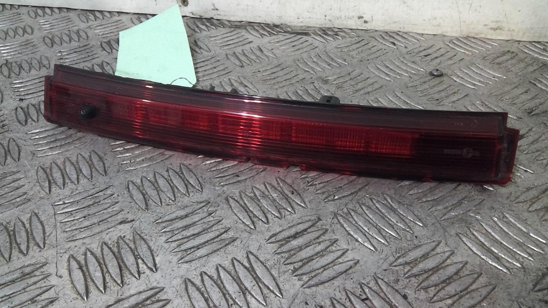 Luce stop centrale RENAULT CLIO 4 PHASE 1 Diésel - 1