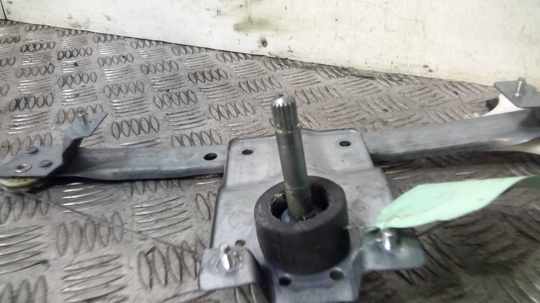 Alzacristalli manuale posteriore sinistro RENAULT CLIO 4 PHASE 1 Diésel - 1