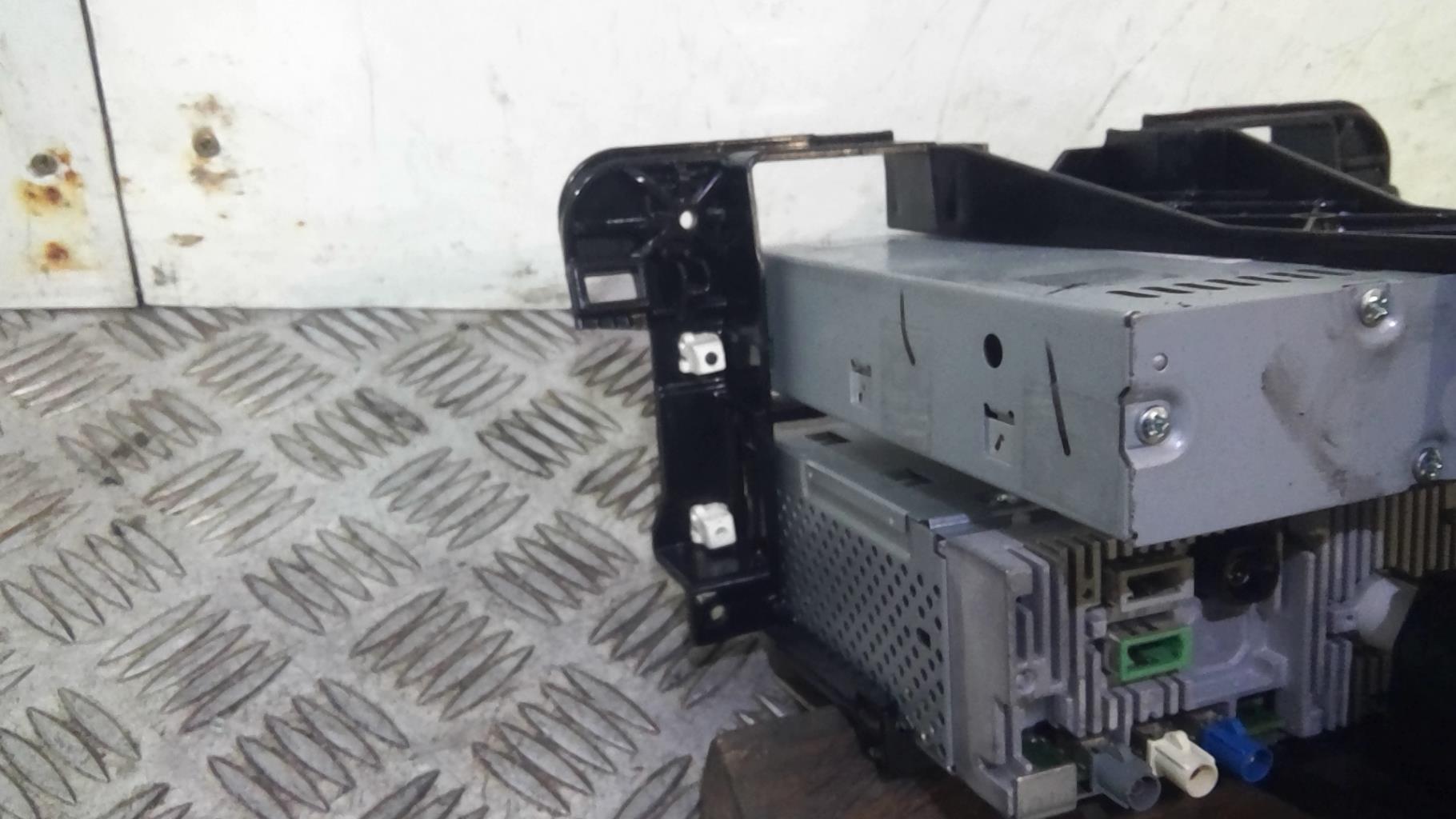 GPS PEUGEOT 308 2 PHASE 1 Diesel - 1