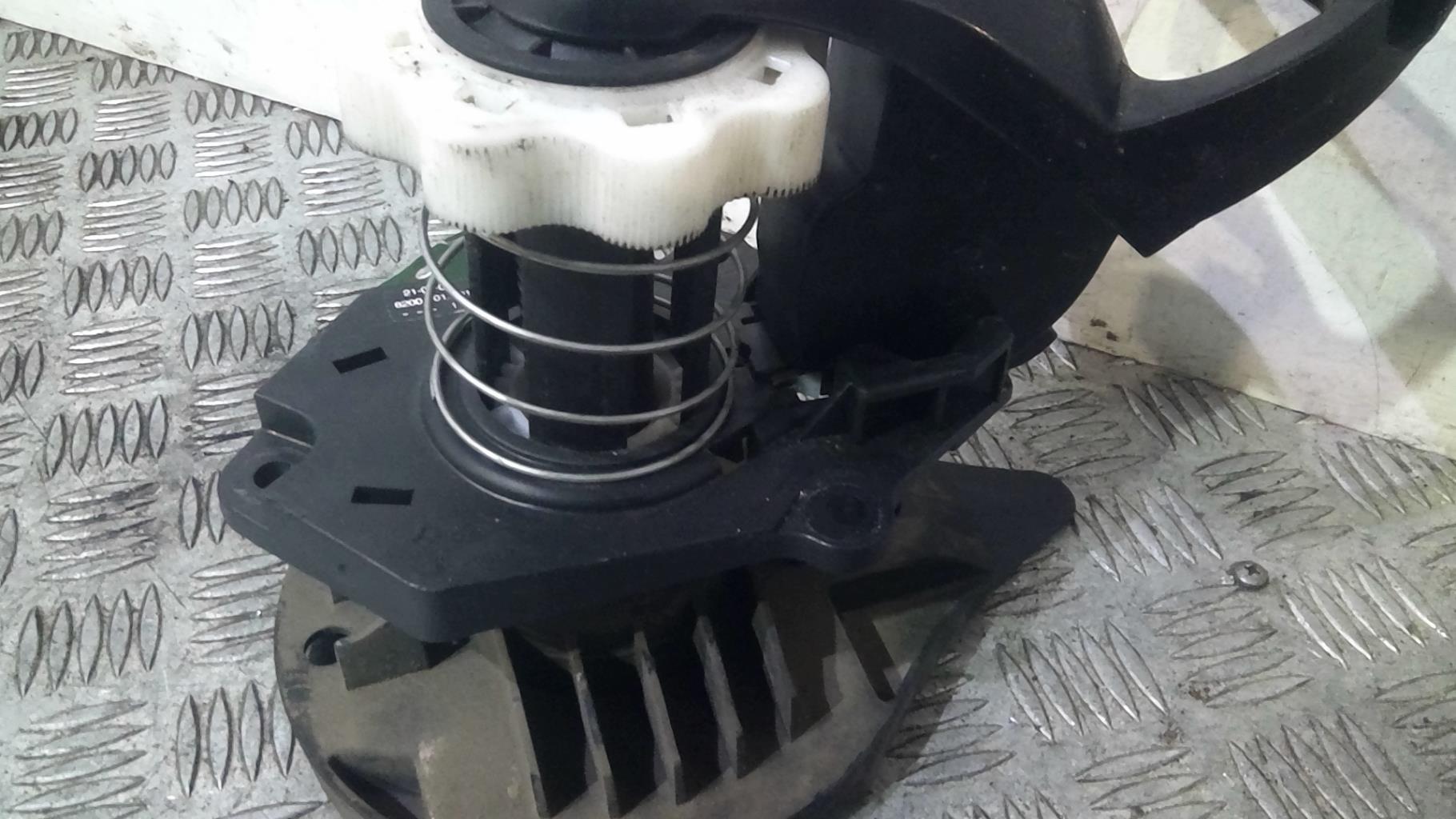 Treuil de roue de secours RENAULT CLIO 3 PHASE 2 Diesel - 1