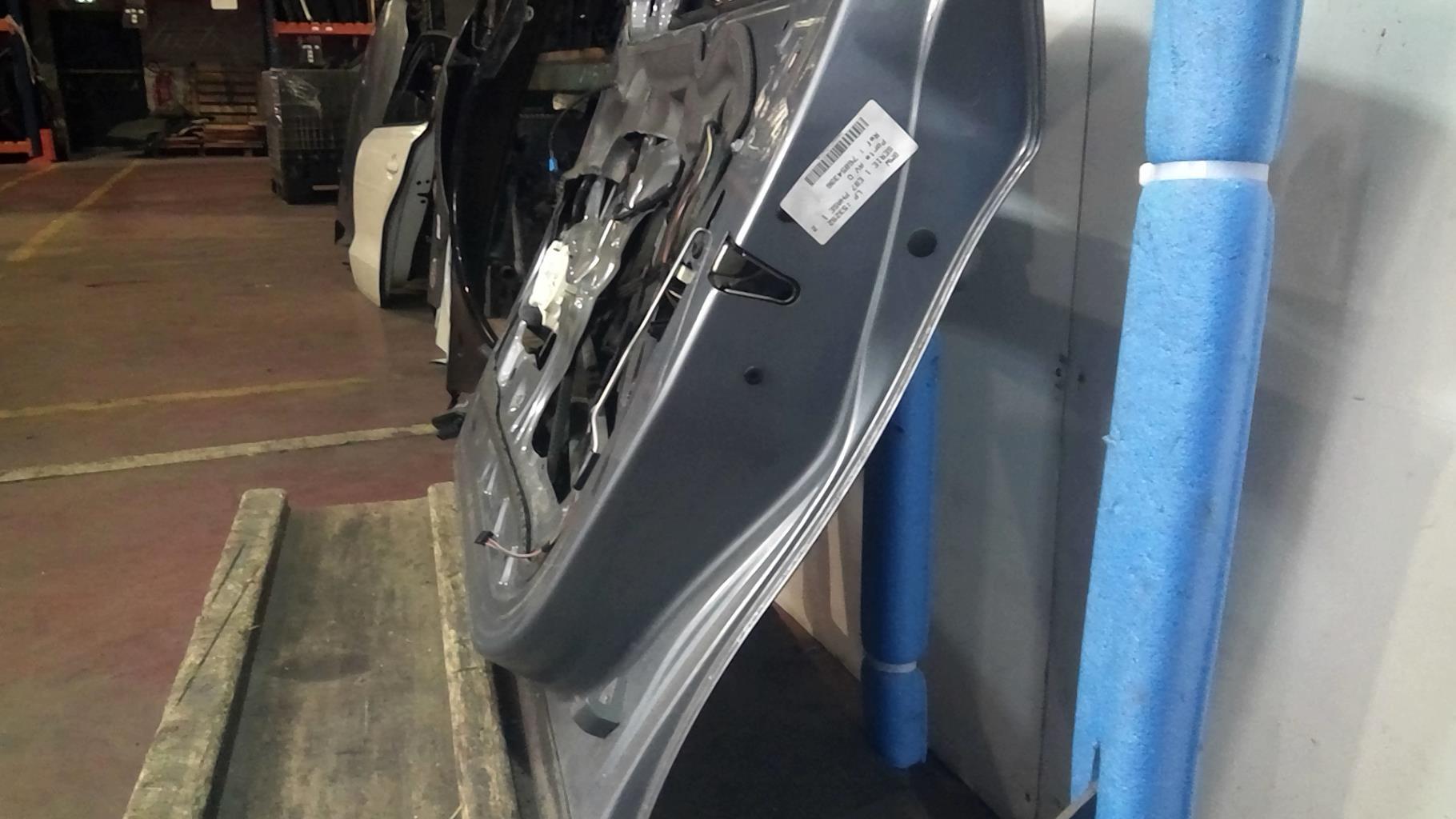 Portiera anteriore destra BMW SERIE 1 E87 PHASE 1 Diésel - 1