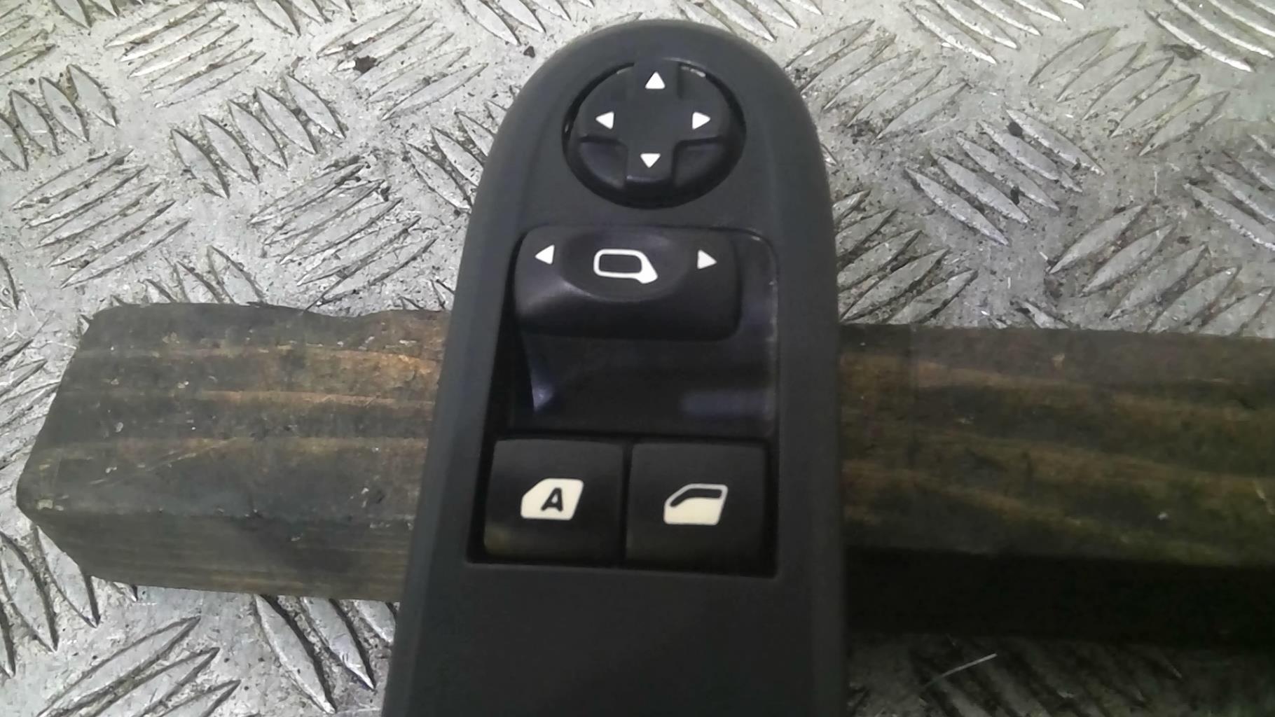 Interruttore lavacristalli anteriore sinistro CITROEN C3 2 PHASE 2 Diésel - 1