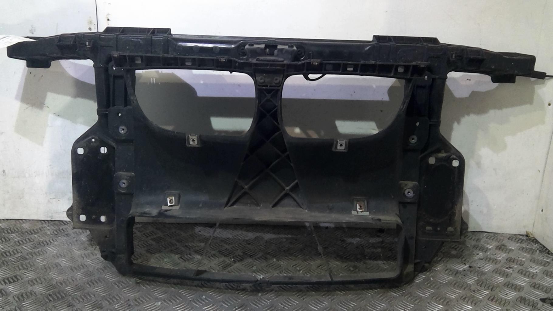 Face avant BMW SERIE 1 E81 Diesel - 1