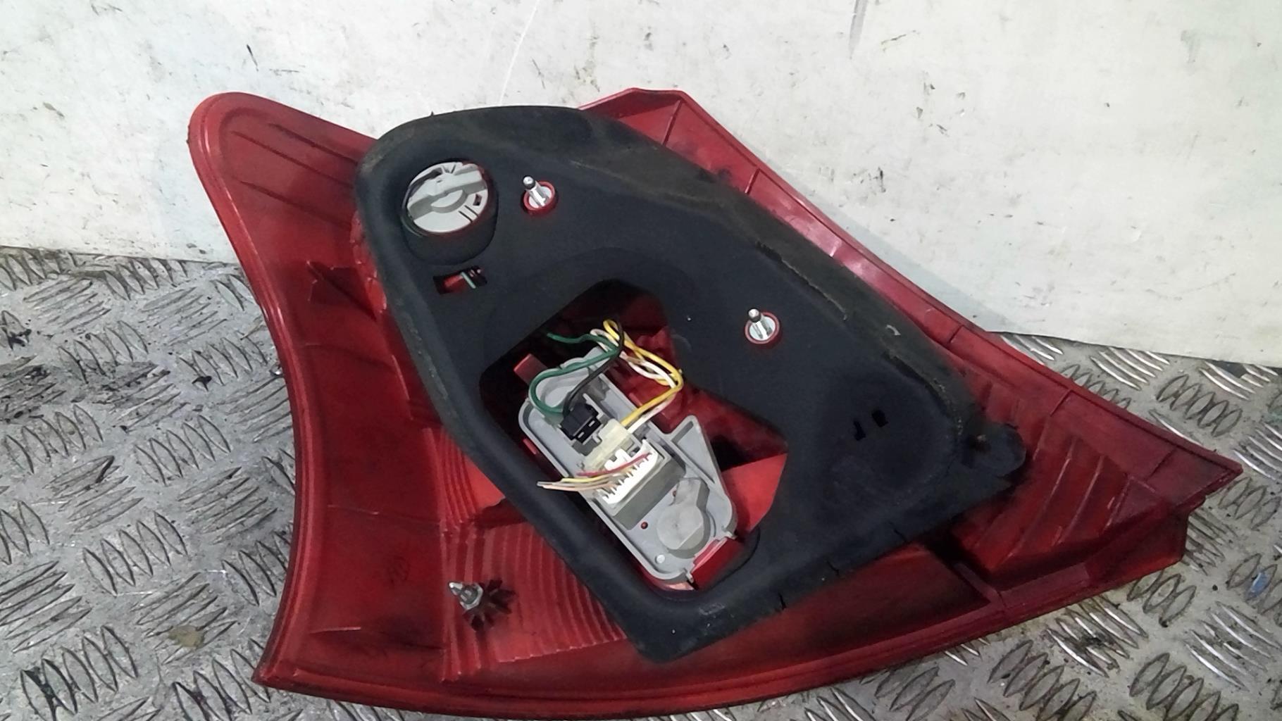 Fanale posteriore principale destro (luci) TOYOTA YARIS 2 PHASE 1 Diésel - 1