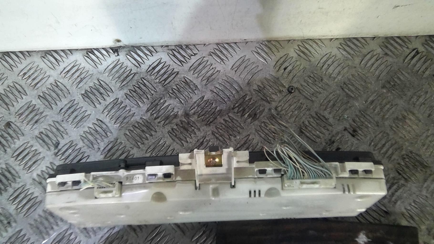 Compteur TOYOTA COROLLA 10 PHASE 2 Diesel - 1