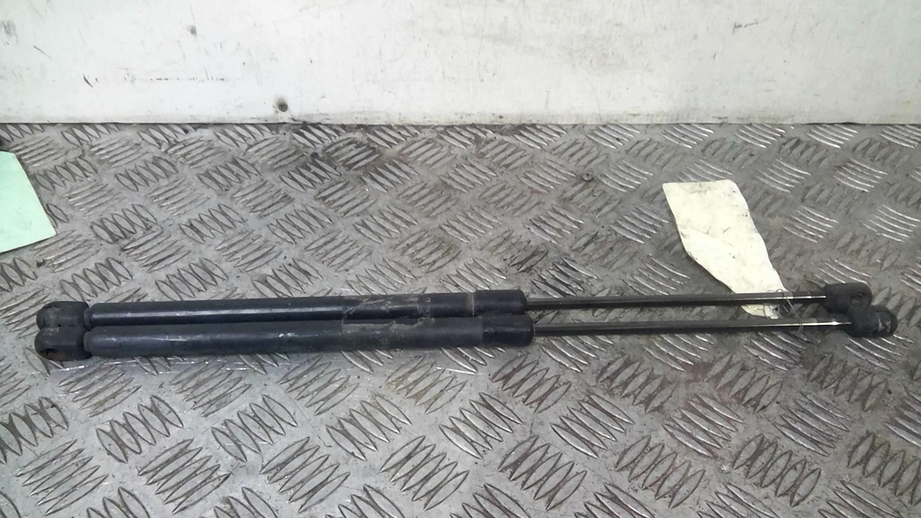 Verin de coffre NISSAN MICRA 3 PHASE 1 Essence - 1