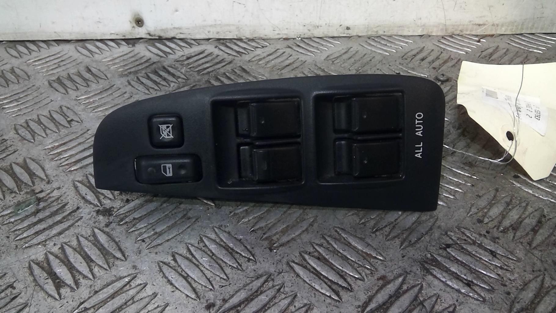 Interruttore lavacristalli anteriore sinistro TOYOTA AVENSIS 2 PHASE 2 Diésel - 1