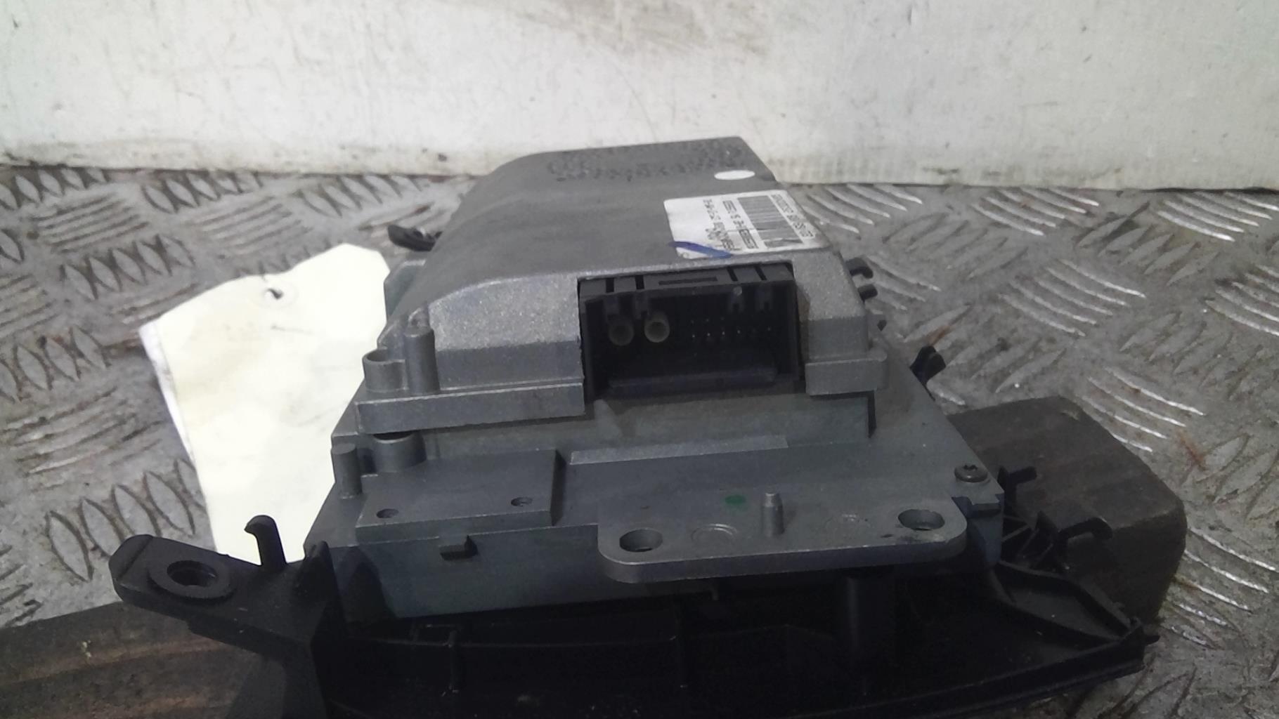 Ecran GPS PEUGEOT 407 COUPE Diesel - 1