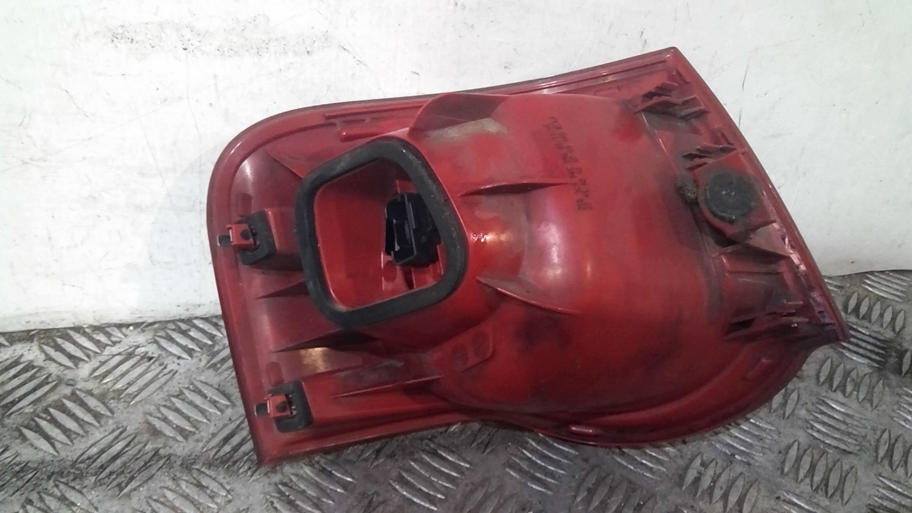 Fanale posteriore principale destro (luci) VOLKSWAGEN PASSAT 5 BREAK Diésel - 1