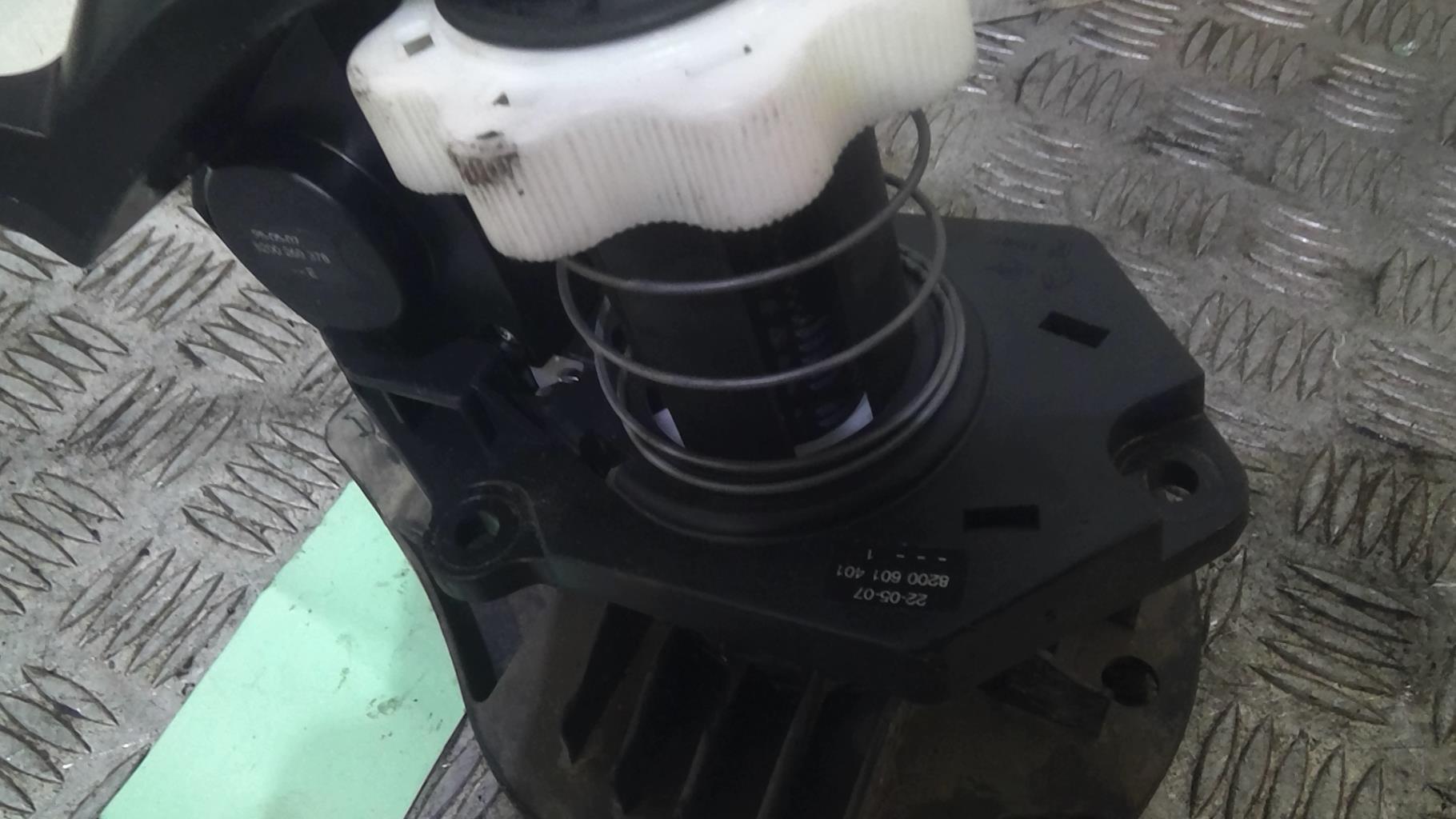Treuil de roue de secours RENAULT CLIO 3 PHASE 1 Diesel - 1